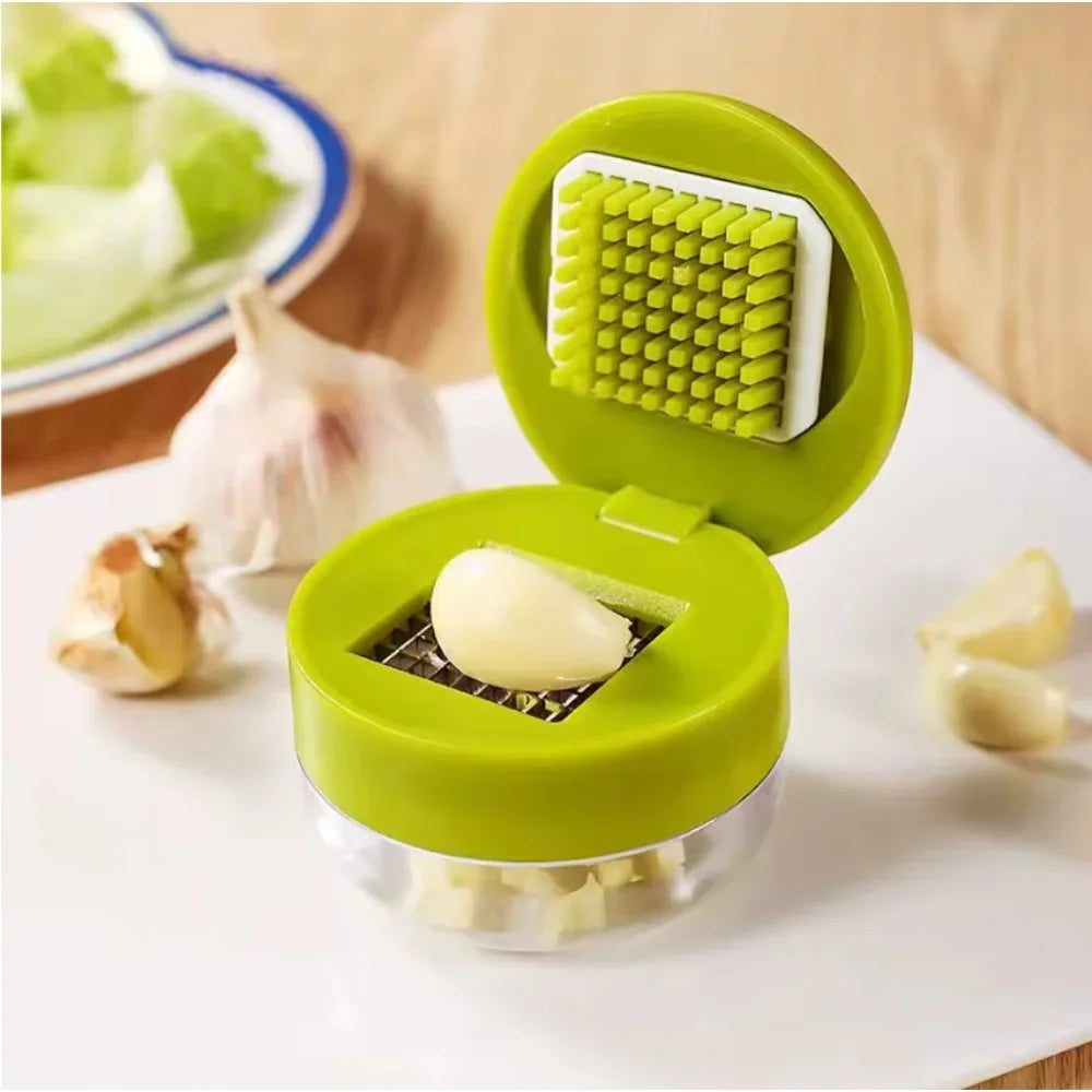 1PCS Multifunctional Garlic Press Manual Mincer Portable Garlic Slicer Handheld Ginger Masher with Storage Case ﻿